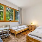 Semesterbostad Grand Forest Escape *