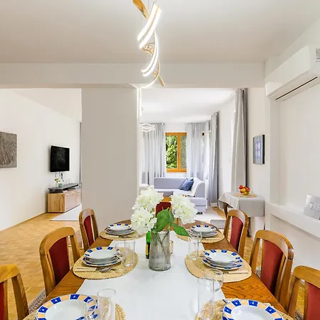 Grand Forest Escape Nyaraló